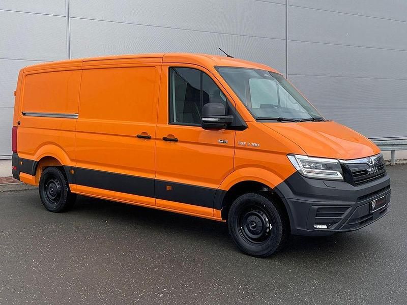 Neu MAN TGE 177 PS (130 kW) 2026 Orange Van