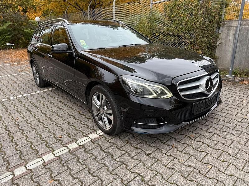 Schwarz Gebraucht 2013 Mercedes E400 Kombi | 13.500 € - Bild 1/4