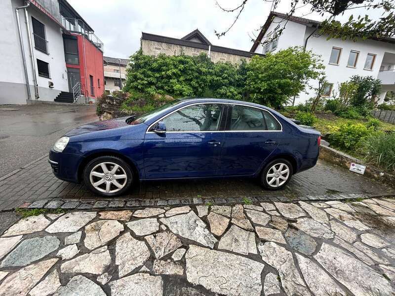 Blau Gebraucht 2006 VW Jetta Limousine | 3.100 € (Fairer Preis) - Bild 1/4