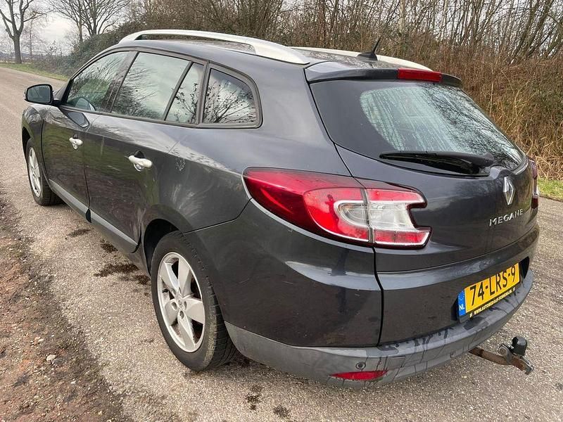 Gebraucht Renault Mégane III Dynamique 90 PS (66 kW) 2010 Grau Kombi