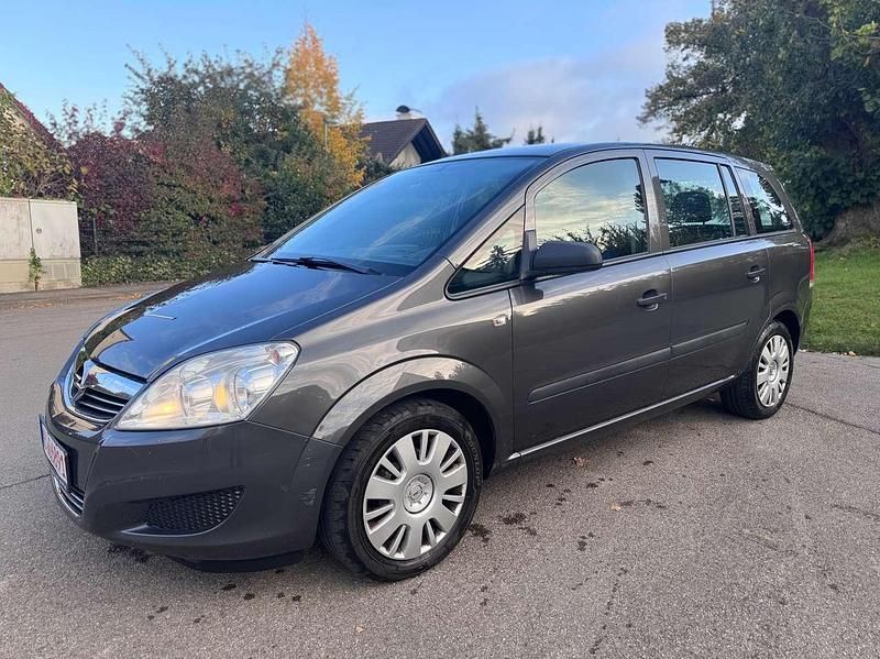 Karbongrau/technical grey Gebraucht 2009 Opel Zafira Selection Van / Kleinbus | 2.300 € (Guter Preis) - Bild 1/4