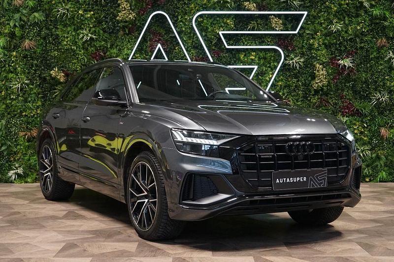 Grau Gebraucht 2022 Audi Q8 Sport SUV | 63.200 € (Fairer Preis) - Bild 1/3