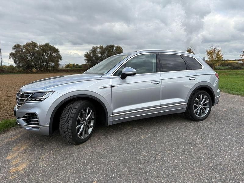 Silber Gebraucht 2019 VW Touareg Atmosphere SUV | 41.999 € (Superpreis) - Bild 1/4