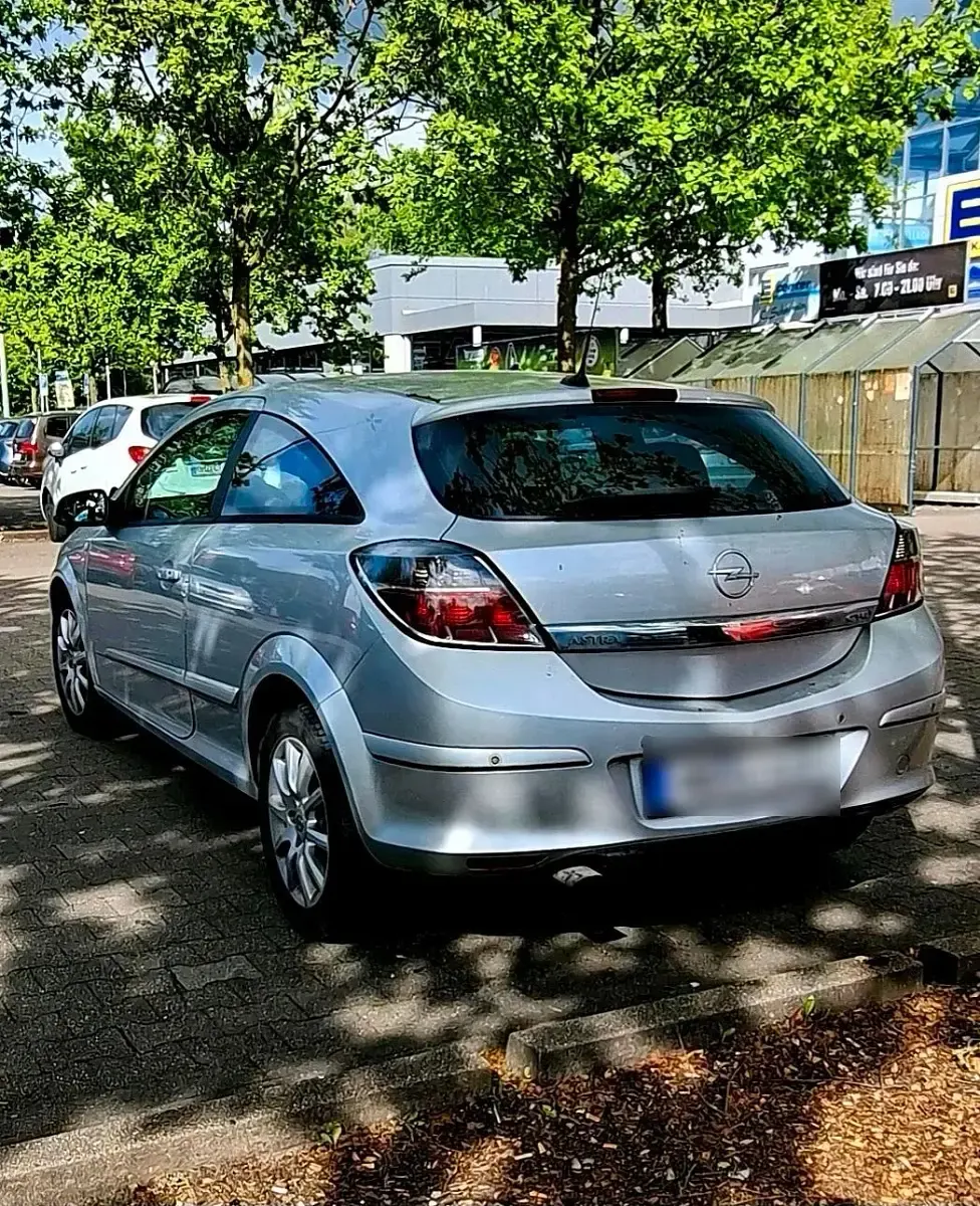Gebraucht Opel Astra Sport 150 PS (110 kW) 2008 Silber Coupé