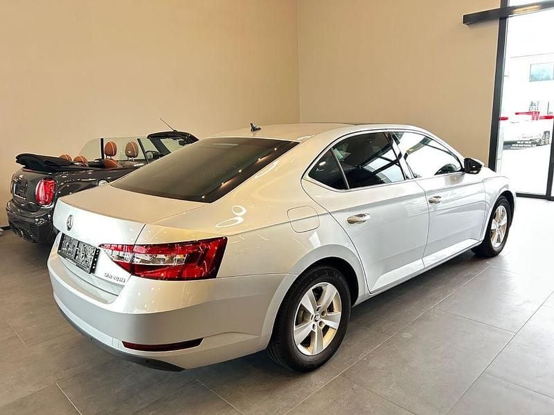 Gebraucht Skoda Superb Ambition 150 PS (110 kW) 2018 Silber Limousine