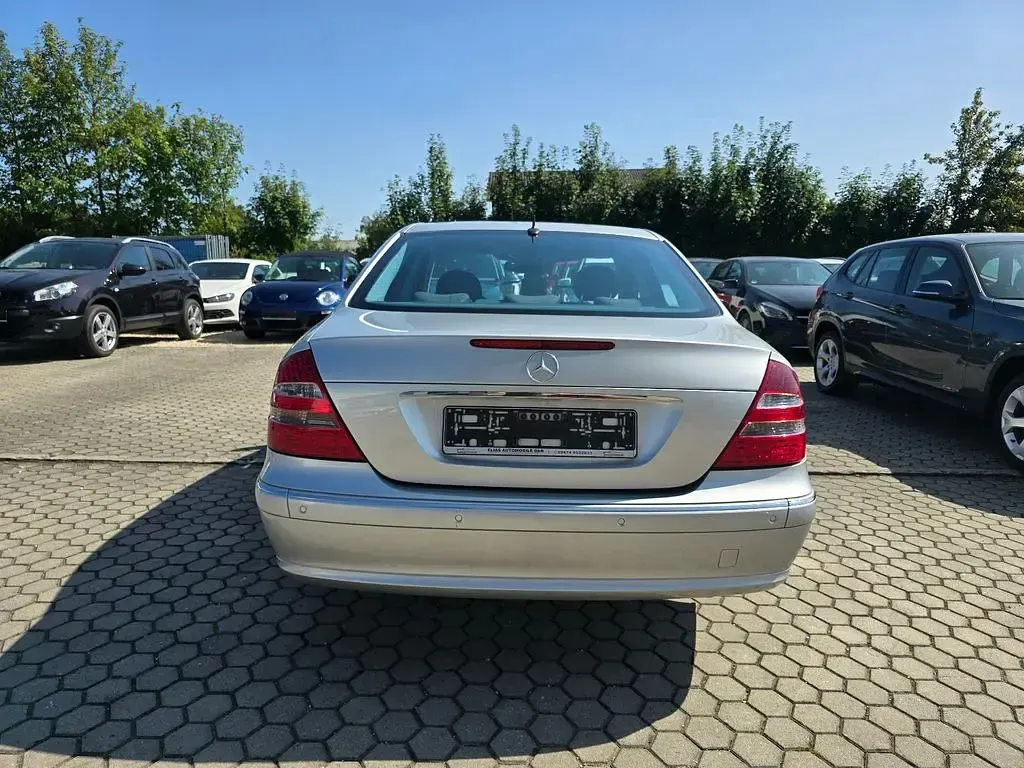 Gebraucht Mercedes E320 204 PS (150 kW) 2004 Grau Limousine