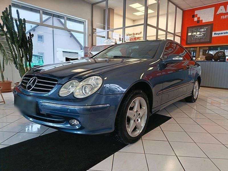 Gebraucht Mercedes CLK320 218 PS (160 kW) 2004 Blau Coupé