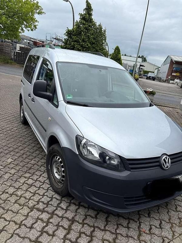 Silber Gebraucht 2013 VW Caddy Trendline Van / Kleinbus | 6.990 € (Guter Preis) - Bild 1/4