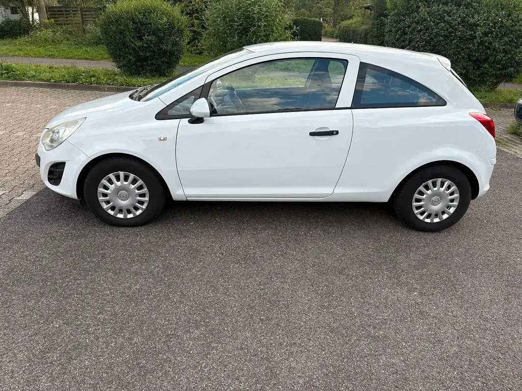 Gebraucht Opel Corsa Edition 69 PS (50 kW) 2012 Weiß Kleinwagen
