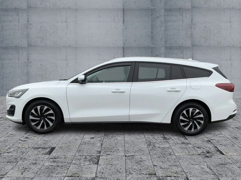 Gebraucht Ford Focus Titanium 120 PS (88 kW) 2022 Frostweiß Kombi