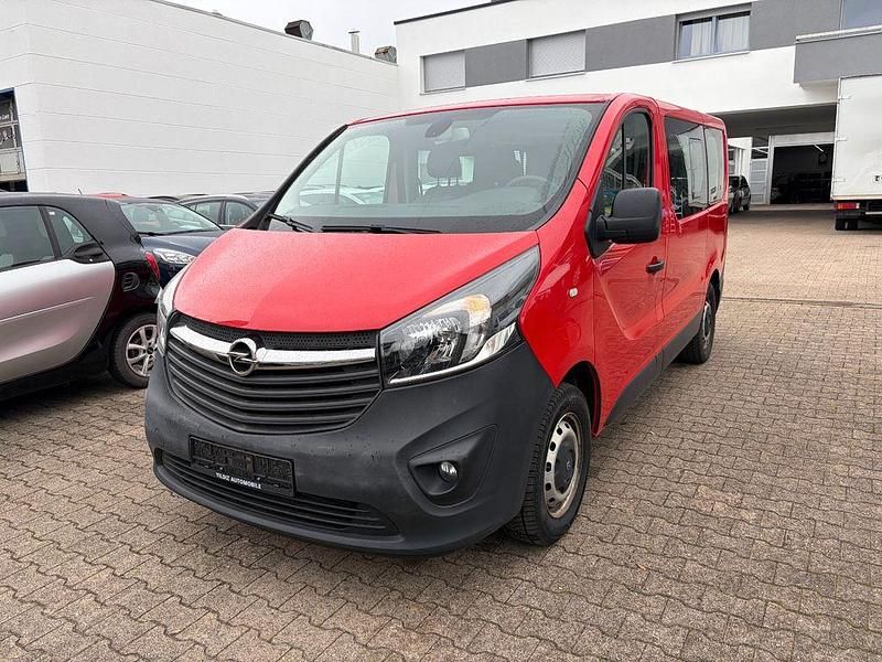 Rot Gebraucht 2018 Opel Vivaro Van | 15.995 € (Guter Preis) - Bild 1/4