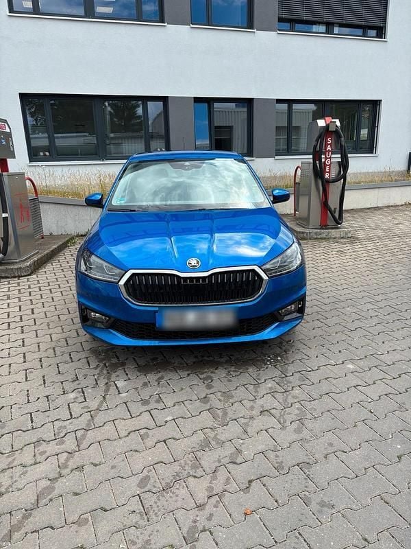 Blau Gebraucht 2022 Skoda Fabia Style Limousine | 12.900 € (Superpreis) - Bild 1/4