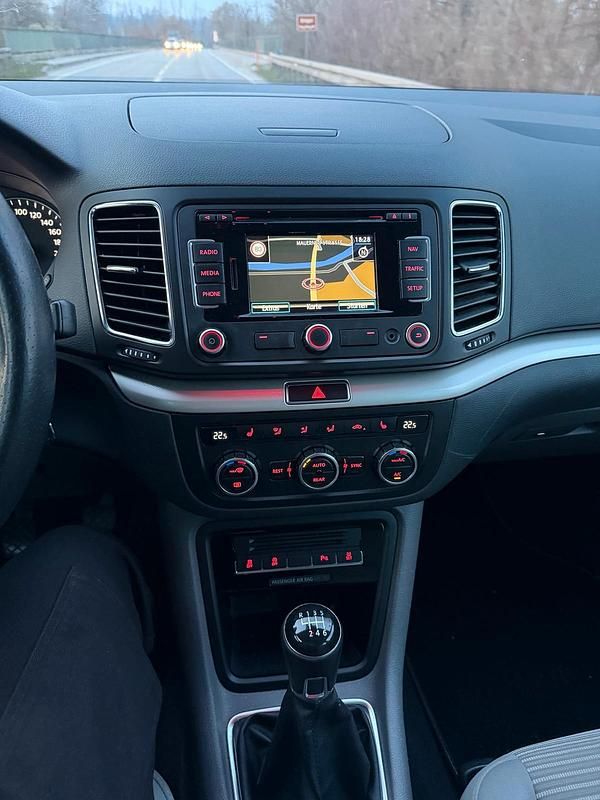 Gebraucht Seat Alhambra 140 PS (102 kW) 2013 Weiß Van / Kleinbus