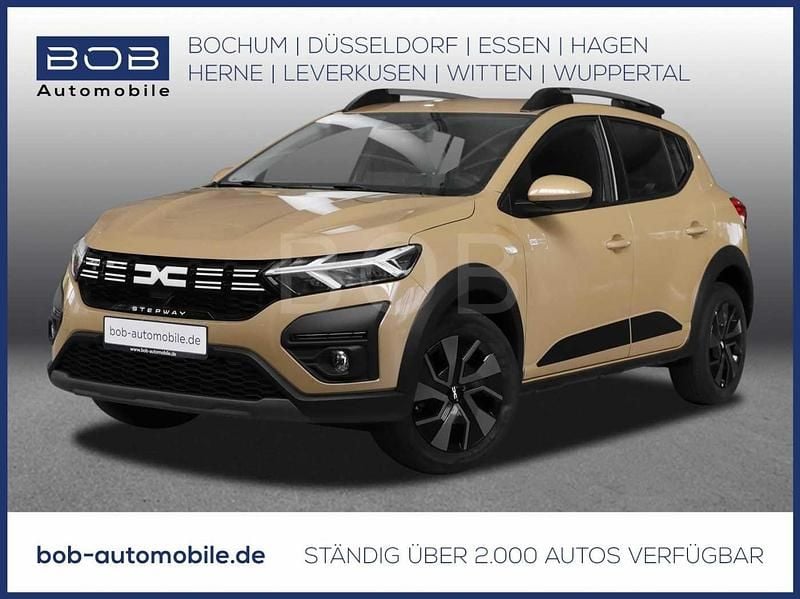 Safaribeige (beige) Gebraucht 2025 Dacia Sandero Stepway Kleinwagen | 19.222 € (Fairer Preis) - Bild 1/3