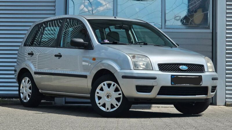 Silber Gebraucht 2004 Ford Fusion Viva Limousine | 1.500 € (Fairer Preis) - Bild 1/4