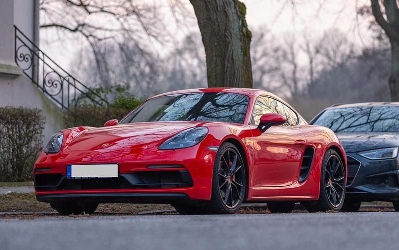 Rot Gebraucht 2018 Porsche Cayman GTS Coupé | 66.200 € (Etwas zu teuer) - Bild 1/4