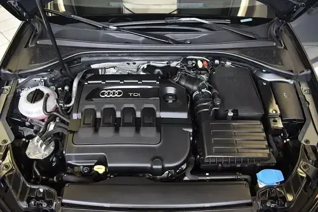 Gebraucht Audi A3 Ambiente 150 PS (110 kW) 2015 Monsungrau metallic Limousine