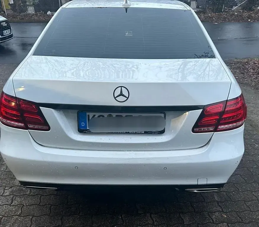 Gebraucht Mercedes E200 Night 2015 Weiß Limousine