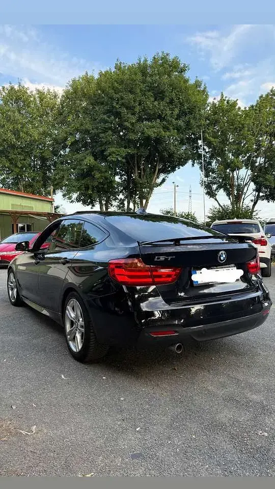 Gebraucht BMW 318 143 PS (105 kW) 2014 Schwarz Kleinwagen