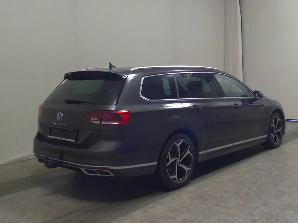 Używany VW Passat Sound 150 KM (110 kW) 2023 Szary Kombi