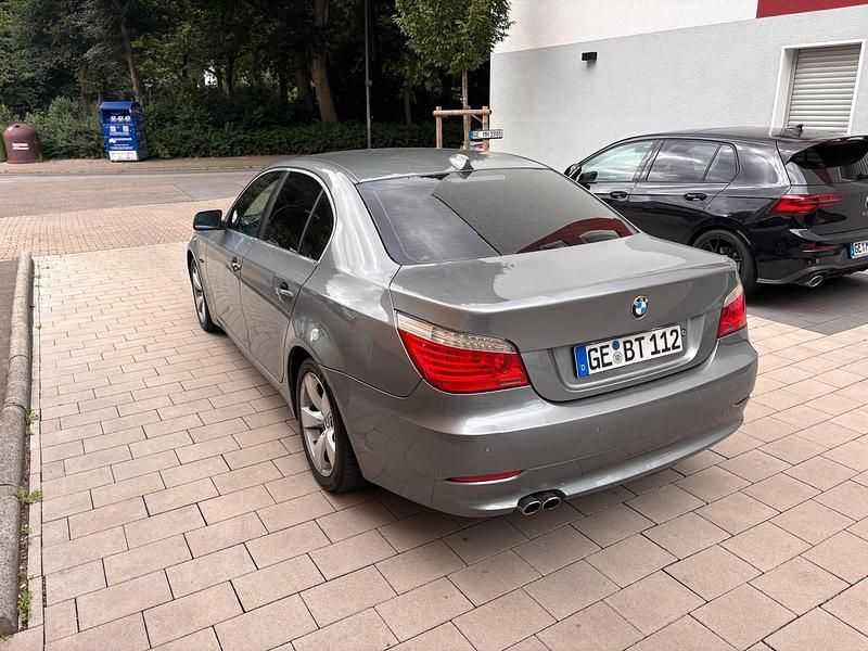 Grau Gebraucht 2008 BMW 525 Limousine | 3.900 € (Superpreis) - Bild 1/4