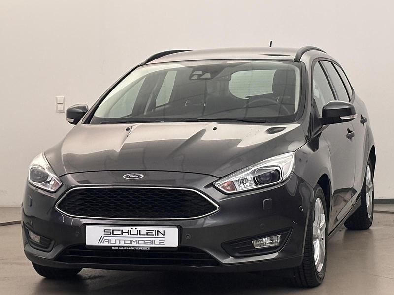 Gebraucht Ford Focus 120 PS (88 kW) 2018 Grau Kombi