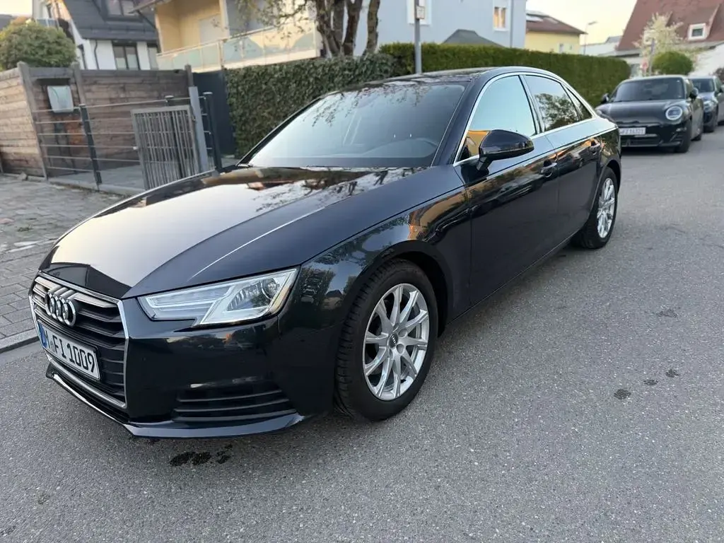 Gebraucht Audi A4 Design 150 PS (110 kW) 2018 Blau Limousine