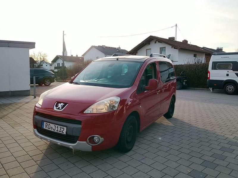 Gebraucht Peugeot TePee Family 111 PS (81 kW) 2010 Kombi