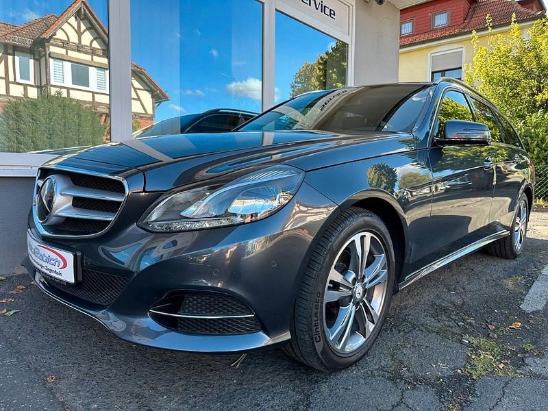 Grau Gebraucht 2016 Mercedes E220 Kombi | 27.799 € (Etwas zu teuer) - Bild 1/4