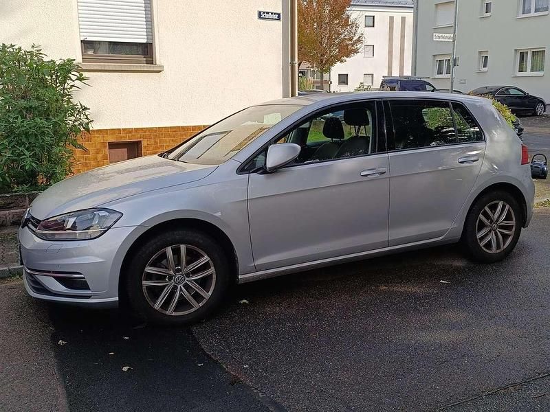 Gebraucht 2018 VW Golf VII Limousine | 18.500 € (Etwas zu teuer) - Bild 1/1
