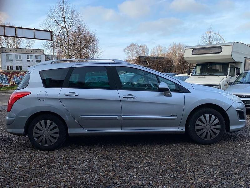 Gebraucht Peugeot 308 SW Family 150 PS (110 kW) 2012 Gris aluminium Kombi