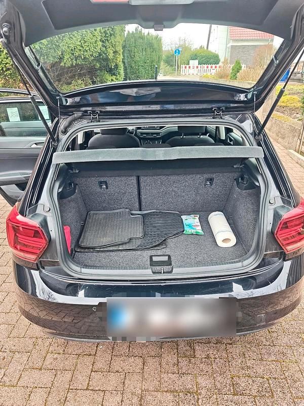 Gebraucht VW Polo Comfortline 75 PS (55 kW) 2018 Schwarz Kleinwagen