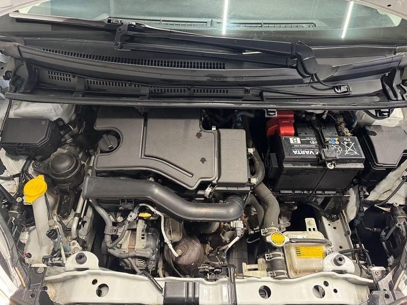 Gebraucht Toyota Yaris 69 PS (50 kW) 2015 Weiß Kleinwagen