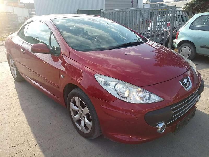 Gebraucht Peugeot 307 CC 140 PS (102 kW) 2005 Rot Cabrio