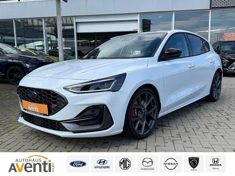 Weiß Gebraucht 2025 Ford Focus ST Limousine | 39.819 € (Teuer) - Bild 1/4