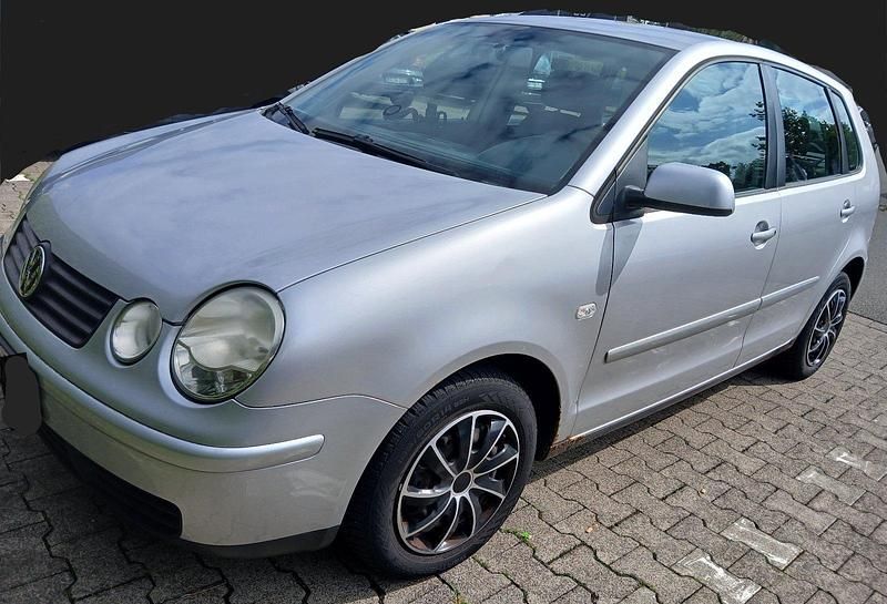 Silber Gebraucht 2005 VW Polo Kleinwagen | 750 € (Superpreis) - Bild 1/4
