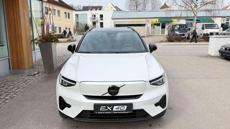 Gebraucht Volvo EX40 Single Motor Extended Range 185 kW (252 PS) 2025 Crystal white / metallic SUV