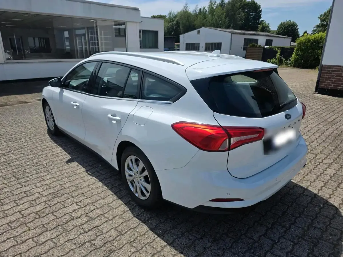 Gebraucht Ford Focus 120 PS (88 kW) 2020 Weiß Kombi