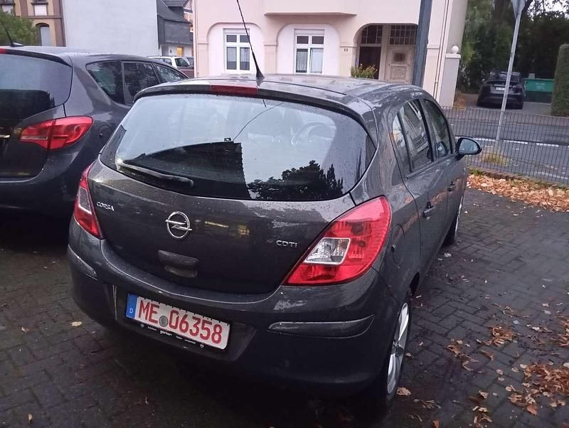 Gebraucht Opel Corsa Energy 75 PS (55 kW) 2014 Grau Limousine