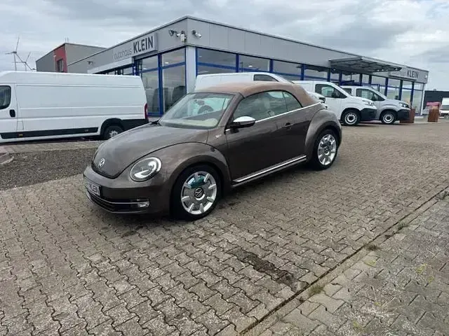 Gebraucht VW Beetle Cabriolet Design 105 PS (77 kW) 2013 Braun Cabrio