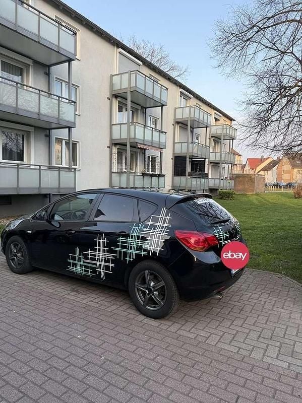 Gebraucht Opel Astra Edition 179 PS (131 kW) 2010 Schwarz Limousine