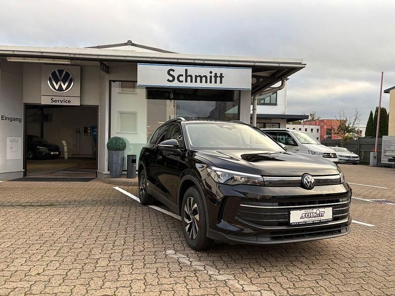 Neu VW Tiguan 150 PS (110 kW) 2025 Schwarz SUV