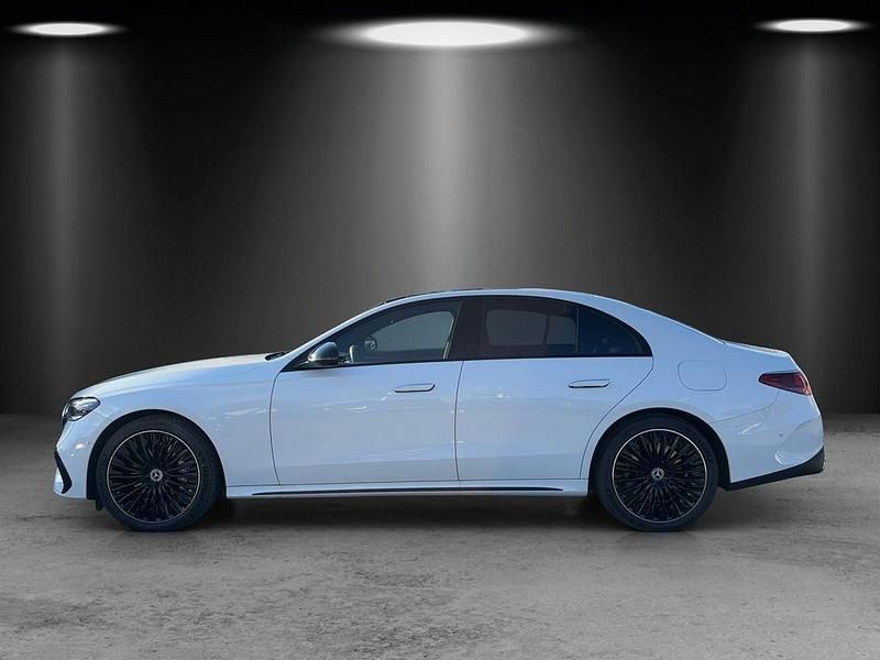 Gebraucht Mercedes E300 AMG 197 PS (144 kW) 2024 Manufaktur lack opalithweiß br Limousine
