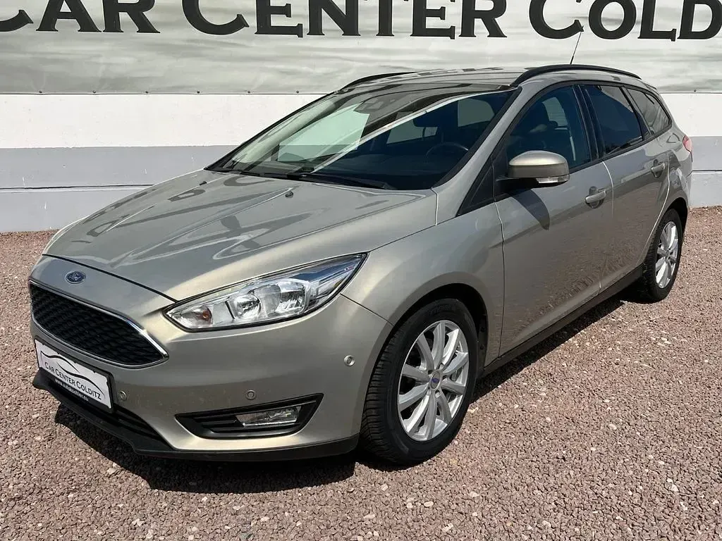 Gebraucht Ford Focus 125 PS (91 kW) 2015 Silber Limousine