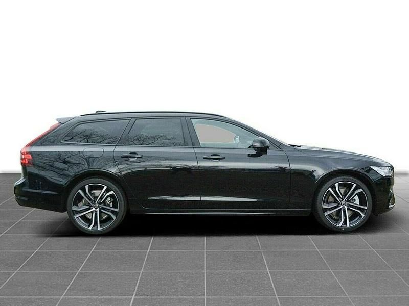 Gebraucht Volvo V90 Plus 197 PS (144 kW) 2023 Onyx black metallic Kombi