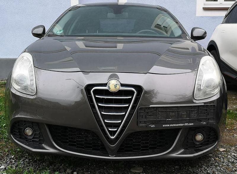 Gebraucht Alfa Romeo Giulietta 170 PS (125 kW) 2011 Braun Kleinwagen