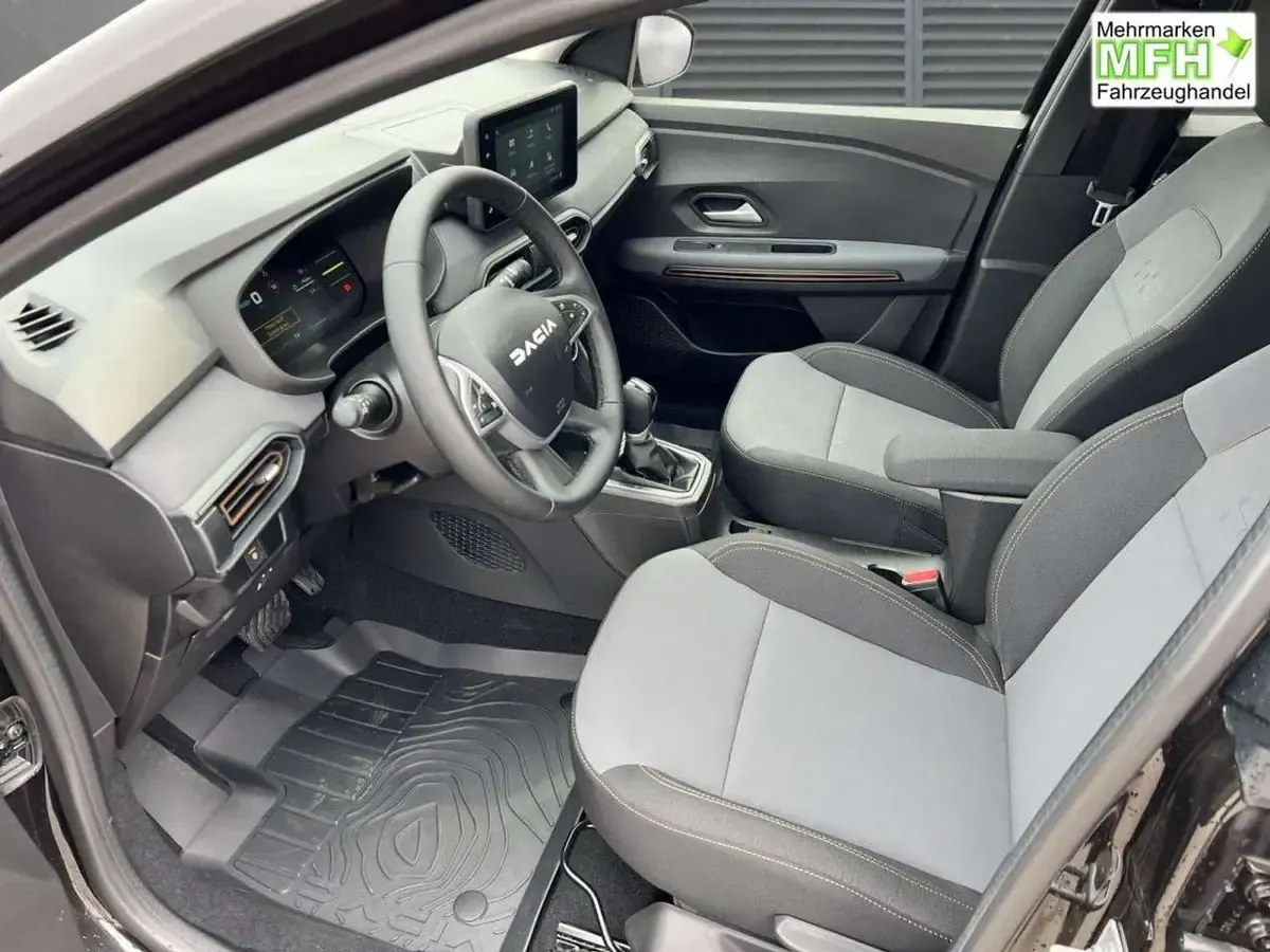 Neu Dacia Jogger Extreme 141 PS (103 kW) 2025 Perlmuttschwarz Van / Kleinbus