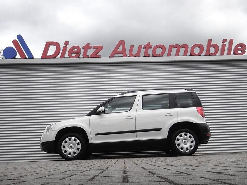 Weiß Gebraucht 2012 Skoda Yeti Active SUV | 5.950 € - Bild 1/4