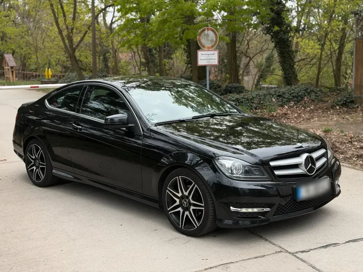 Gebraucht Mercedes C250 204 PS (150 kW) 2013 Schwarz Coupé