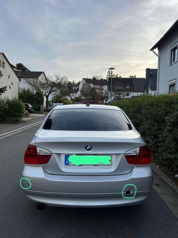 Gebraucht BMW 318 129 PS (94 kW) 2007 Grau Limousine